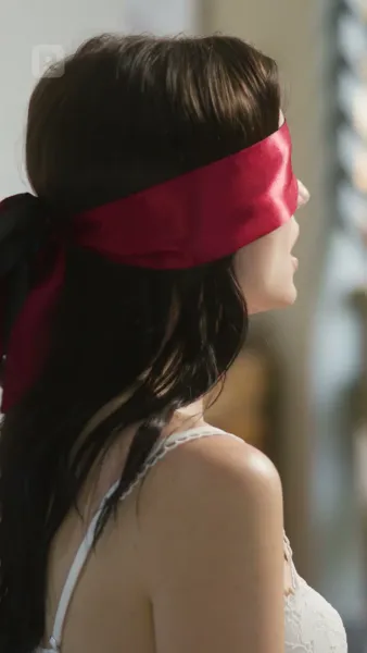 กอดกลางเงามืด