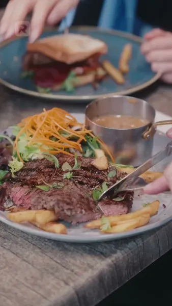 ตกหลุมรักเพื่อนสนิทพ่อ