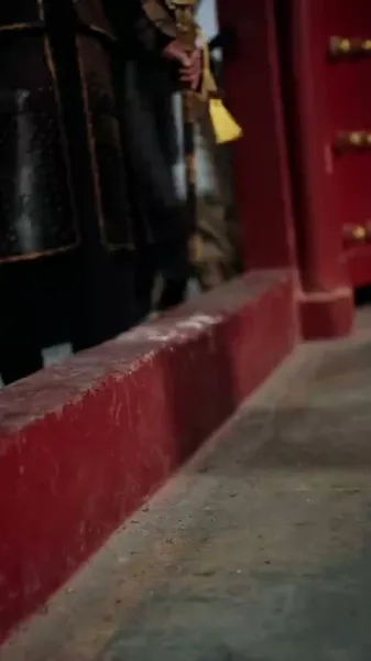 เมื่อระบบทรยศ เจ้าหญิงรุมล้อม