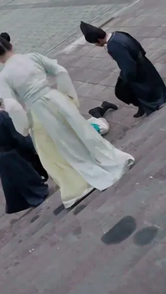 (พากย์เสียง)บัลลังก์หงส์