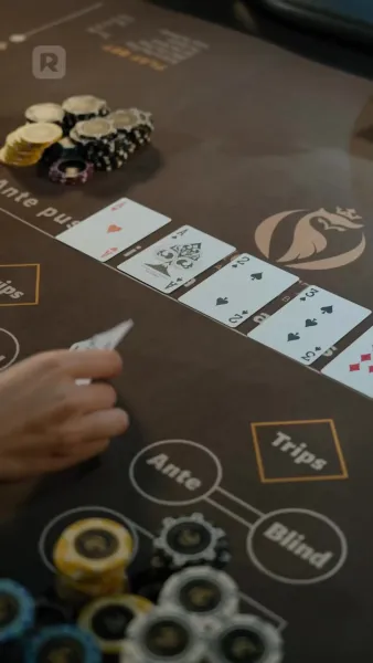 รักร้อนแรง: ความรักของมาเฟียมืด