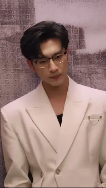 เลขาตัวป่วน กวนใจประธานสุดหล่อ