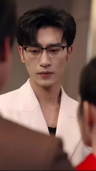 เลขาตัวป่วน กวนใจประธานสุดหล่อ