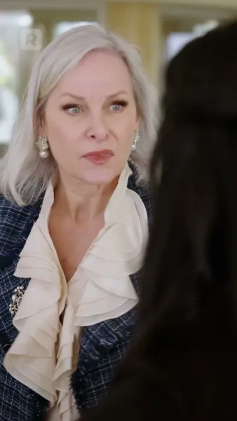 รักต่างชนชั้น จากบ้านนาไปสู่เศรษฐี