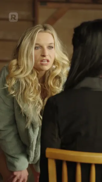 รักต่างชนชั้น จากบ้านนาไปสู่เศรษฐี