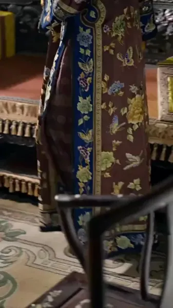 ราชินีปลอม