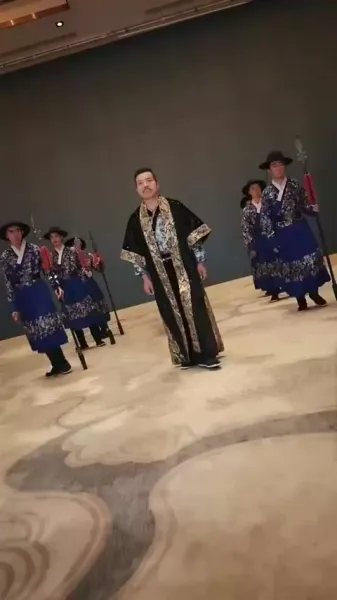 ข้าคือราชามังกร & หมอวิเศษในตำนาน