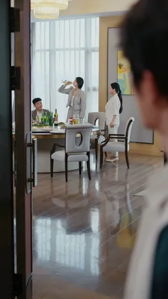 เข้าผิดงานวิวาห์ พลิกชะตารัก