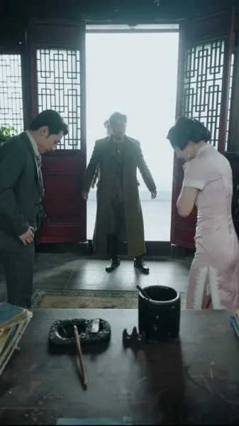 กลิ่นดอกไม้ในเถ้าธุลี