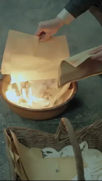 กลิ่นดอกไม้ในเถ้าธุลี