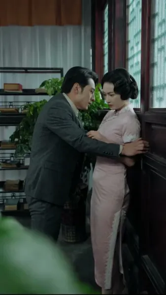 กลิ่นดอกไม้ในเถ้าธุลี