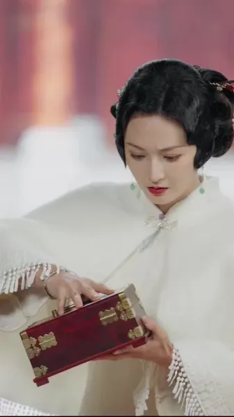 กลิ่นดอกไม้ในเถ้าธุลี