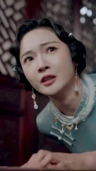 กลิ่นดอกไม้ในเถ้าธุลี