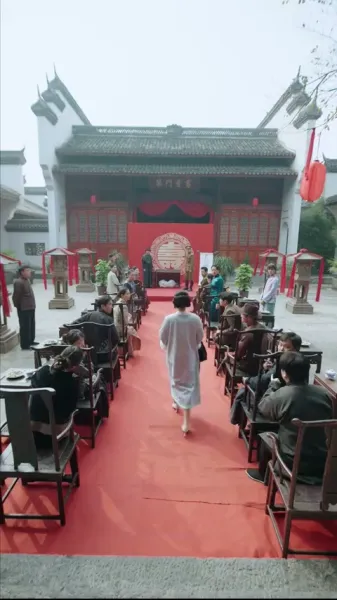 กลิ่นดอกไม้ในเถ้าธุลี