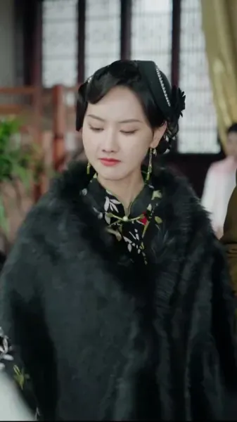 กลิ่นดอกไม้ในเถ้าธุลี