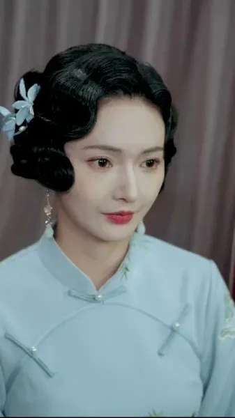 กลิ่นดอกไม้ในเถ้าธุลี