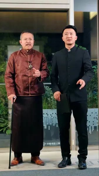 เลขาหน้าใส ยั่วใจซีอีโอ 