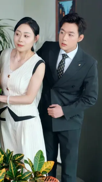 เลขาหน้าใส ยั่วใจซีอีโอ 