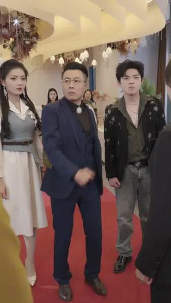 สามีเก่าคุกเข่าขอคืนดี