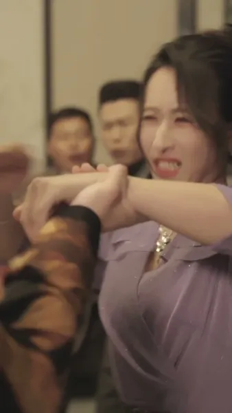 สามีเก่าคุกเข่าขอคืนดี