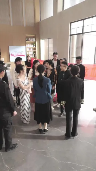 สามีเก่าคุกเข่าขอคืนดี