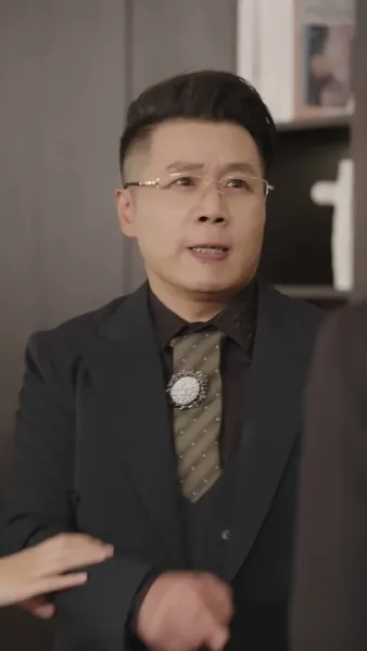 สามีเก่าคุกเข่าขอคืนดี