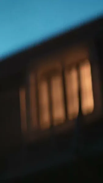 รักซ่อนมีด