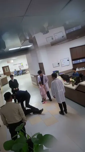 รักซ่อนมีด