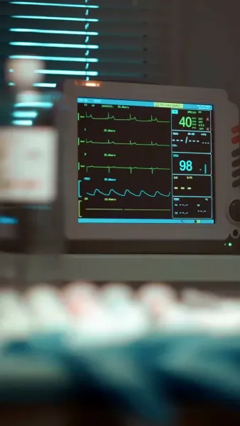 รักซ่อนมีด