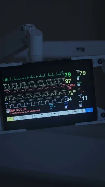 รักซ่อนมีด