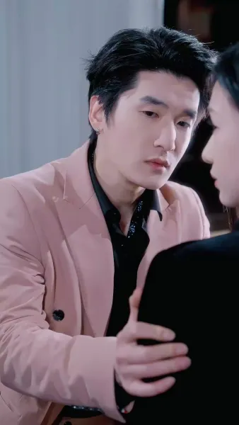 รักลับๆ ใต้ชายคาเดียวกัน