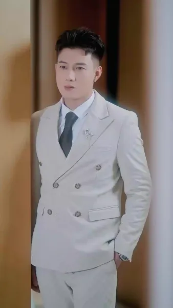 รักลับๆ ใต้ชายคาเดียวกัน