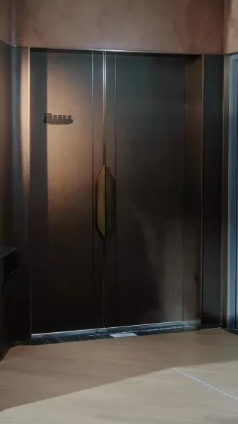 รักลับๆ ใต้ชายคาเดียวกัน