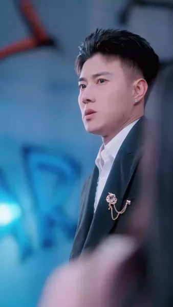 รักลับๆ ใต้ชายคาเดียวกัน