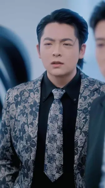 รักลับๆ ใต้ชายคาเดียวกัน