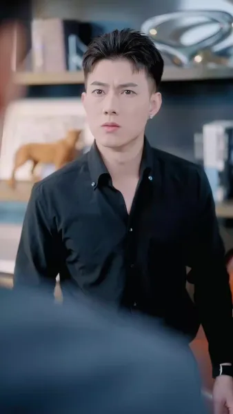 รักลับๆ ใต้ชายคาเดียวกัน