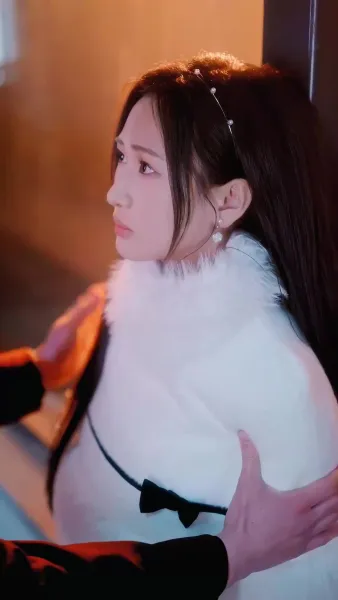 รักลับๆ ใต้ชายคาเดียวกัน