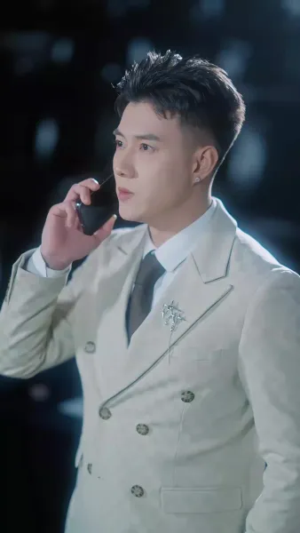 รักลับๆ ใต้ชายคาเดียวกัน