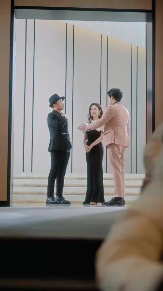 รักลับๆ ใต้ชายคาเดียวกัน