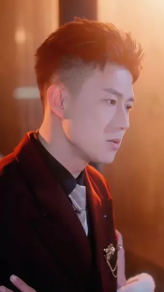 รักลับๆ ใต้ชายคาเดียวกัน