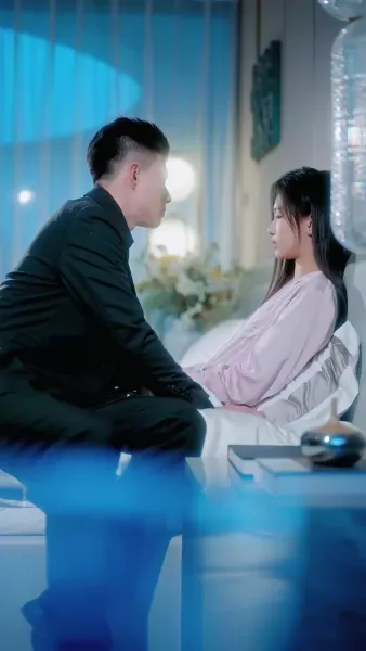 รักลับๆ ใต้ชายคาเดียวกัน