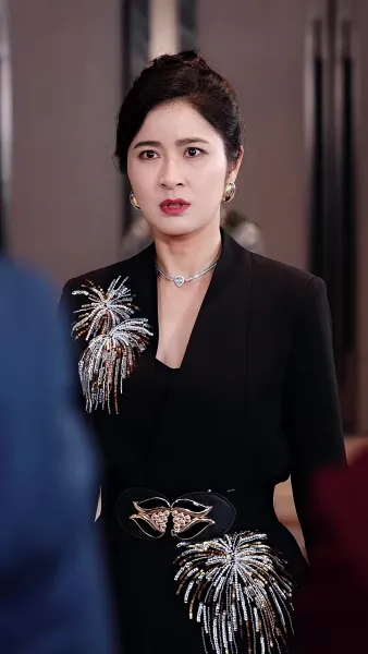 นางพญามังกรคืนบัลลังก์