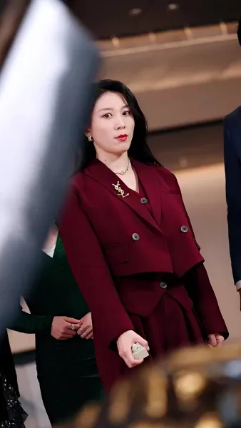 นางพญามังกรคืนบัลลังก์