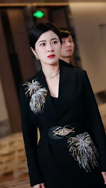 นางพญามังกรคืนบัลลังก์