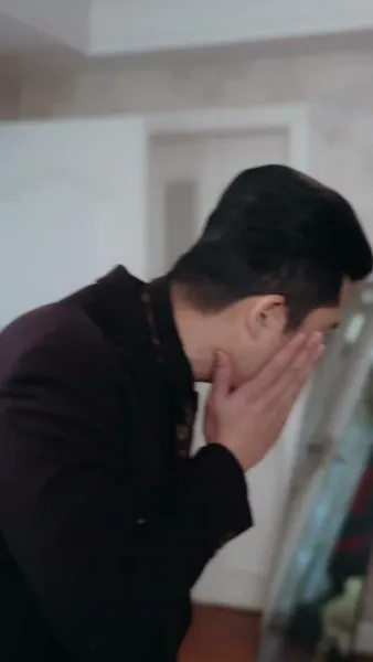 สัมพันธ์ลับซับซ้อน