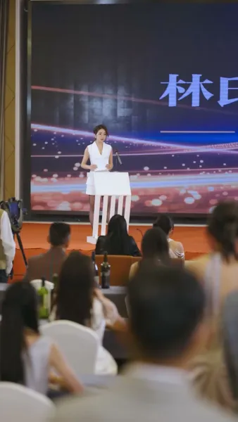 หนุ่มช่างประปา กับสาวตัวท็อป