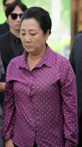 พ่อจ๋า แม่รอให้ช่วยอยู่