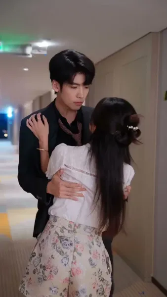 พ่อจ๋า แม่รอให้ช่วยอยู่