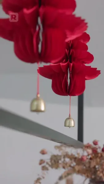 นกในกรงเธอ