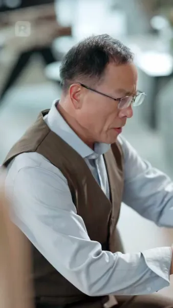 นกในกรงเธอ